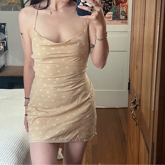 Princess Polly daisy sundress - Picture 3 of 5